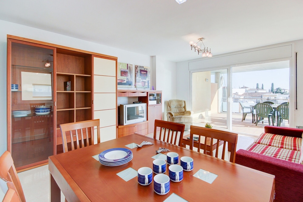 Apartment With Scenic View