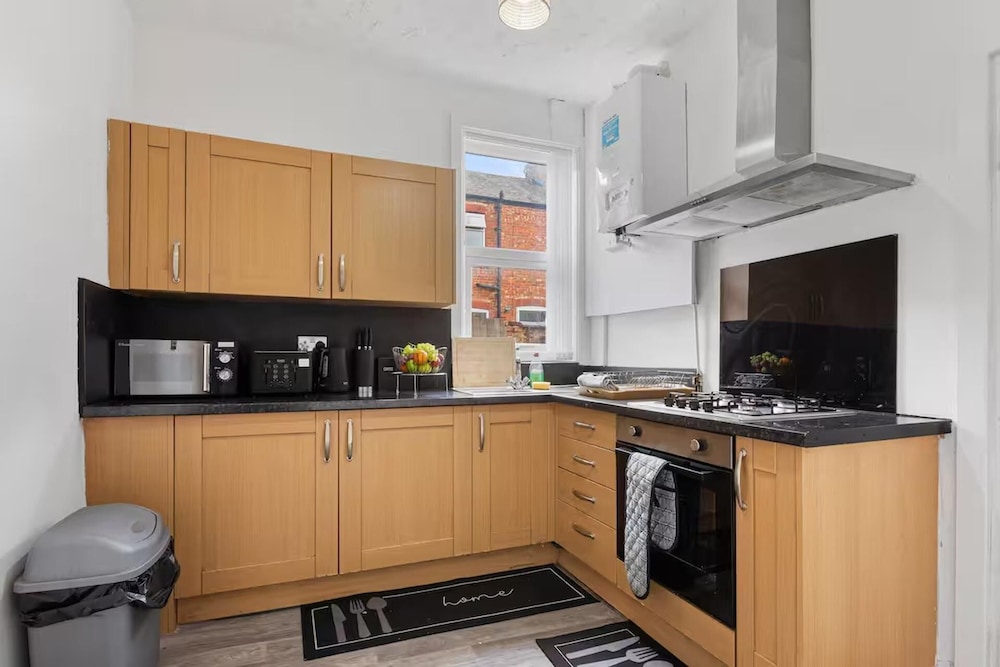 Family - Sleeps 6 - Garden - Parking
