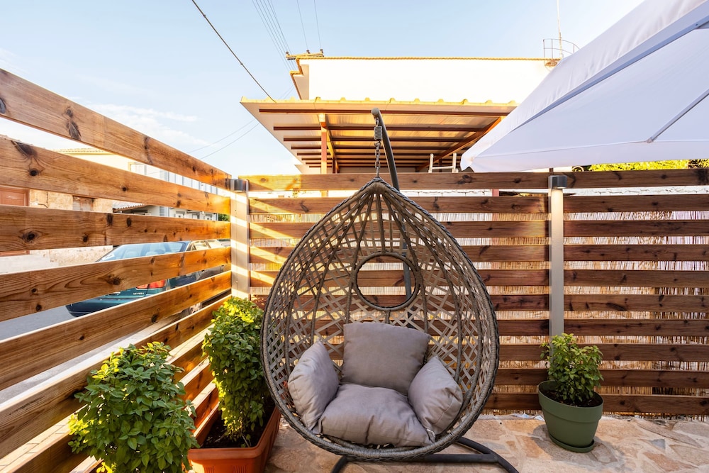 Filiatra Welcoming Hideaway - A Cozy Urban Escape