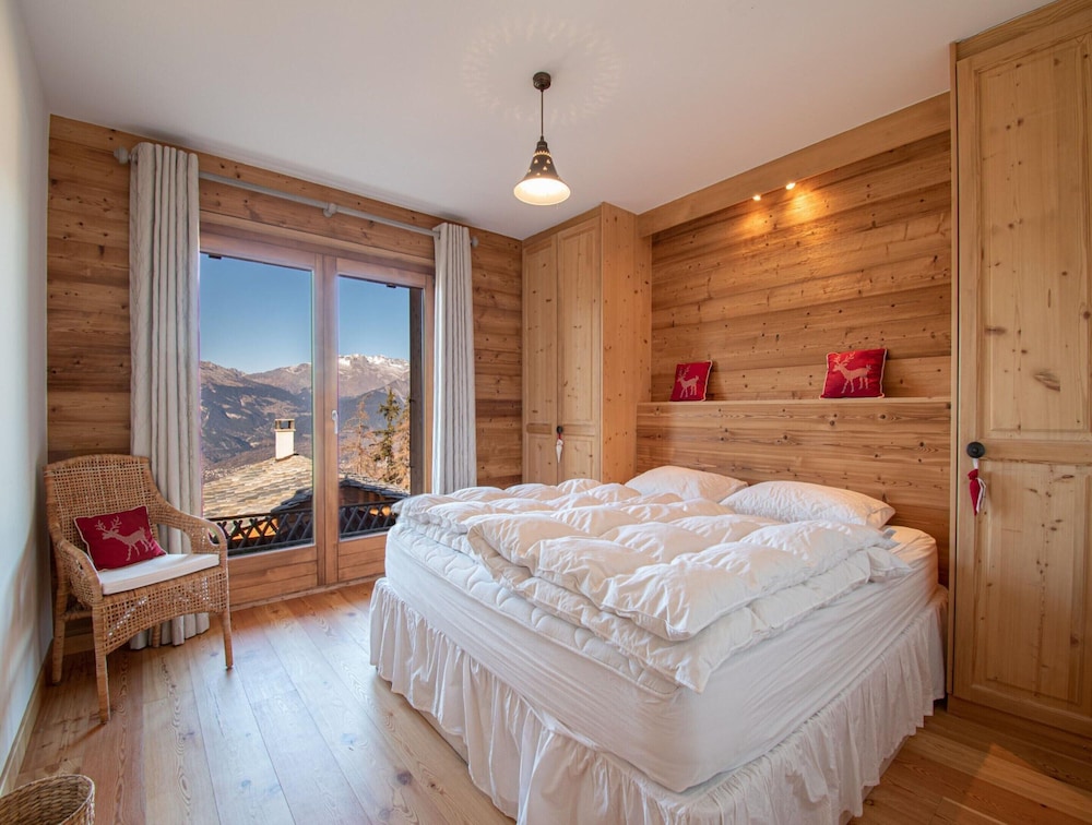 Chalet in Veysonnaz With hot tub