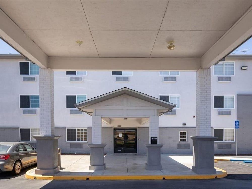 Hayward Vacations - Comfort Inn - Property Image 15