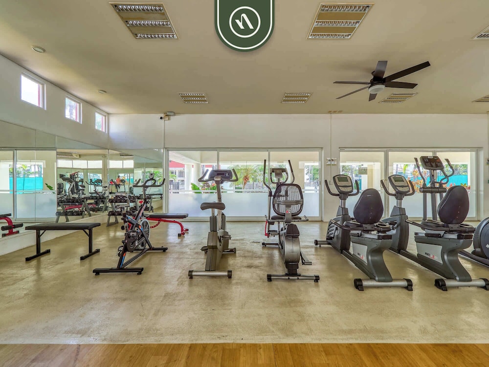 Oceanview 4 BR Condo - Pool - Beach - Terrace