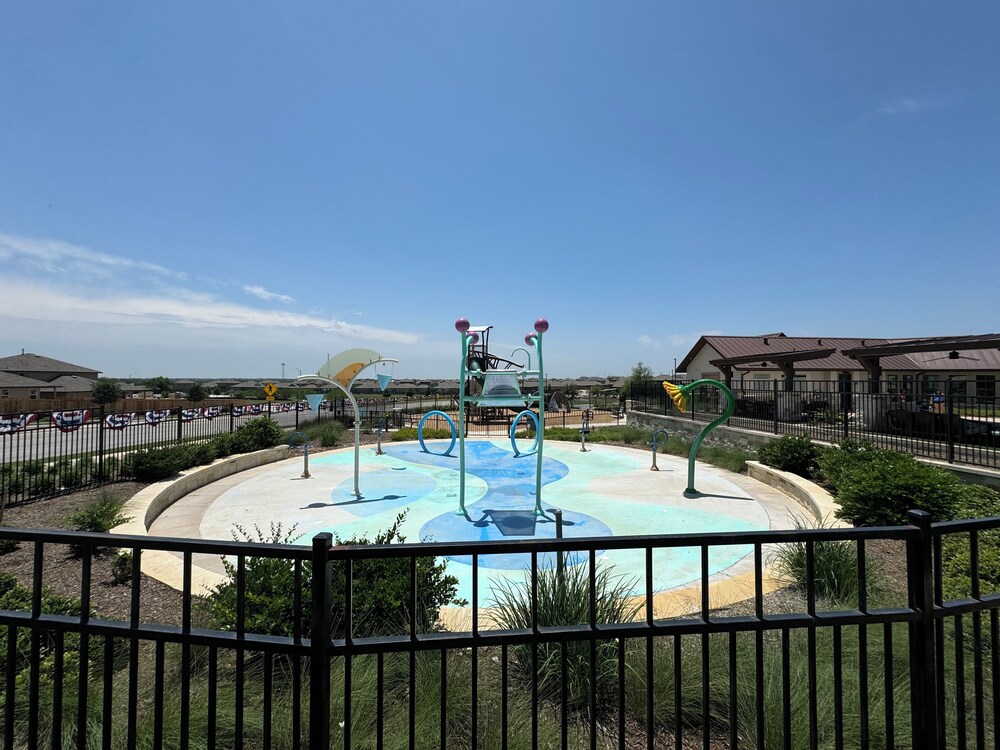Kingsley Oasis Family Getaway! view 2