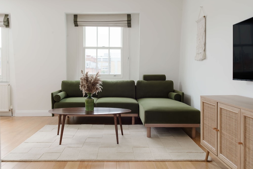 Bright Chelsea apt sun Terrace
