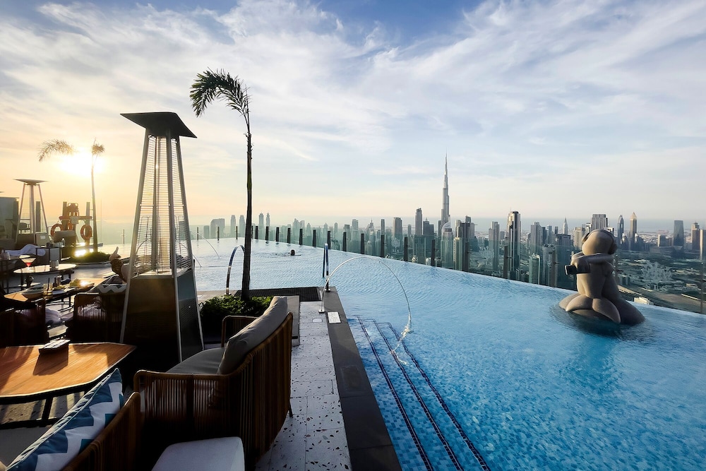 Sky Premium 1BR Duplex with city view