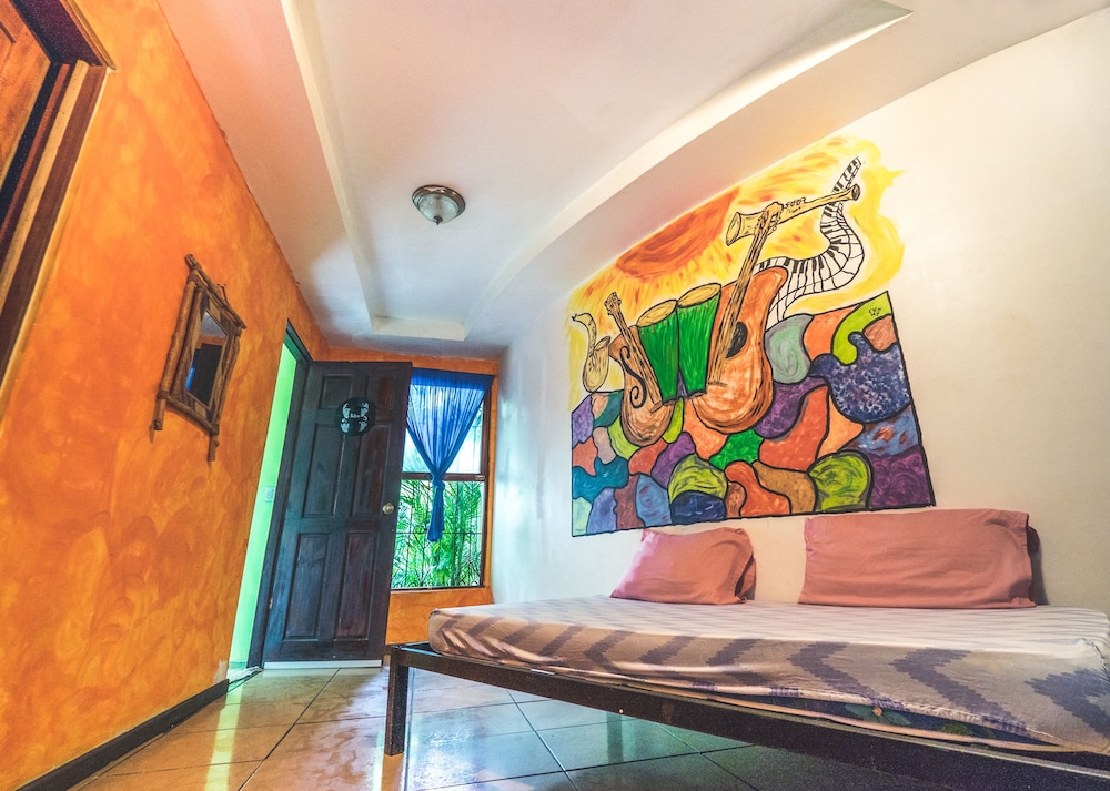 Pura Vida Hostel