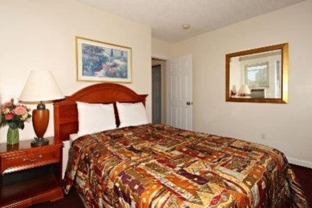 Regal Inn Suites - Property Image 11