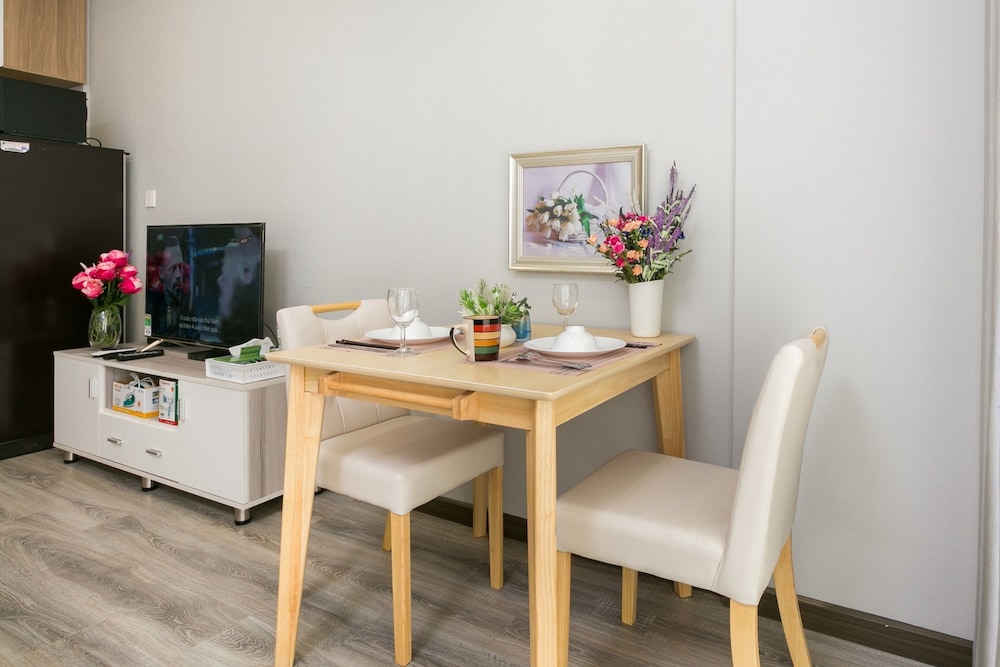 Jennifer House - Millenium Apartment