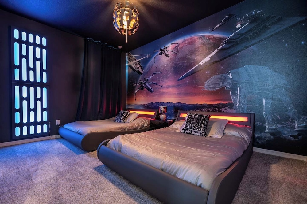 Spacious 9-bedroom Orlando vacation home