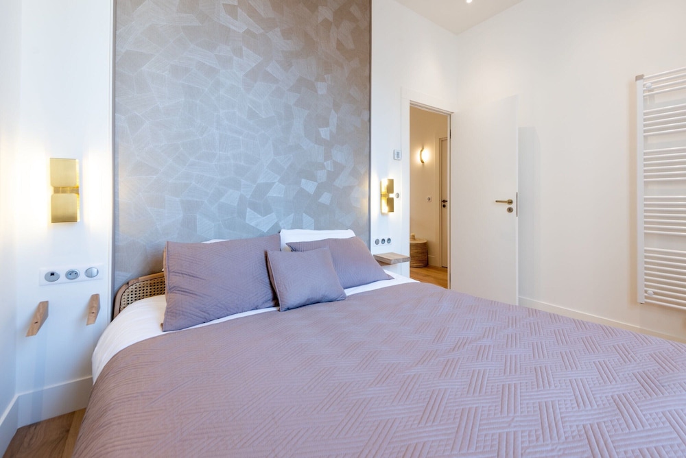 Luxury Apartment - Heart of Cannes / Rue D'antibes view 3
