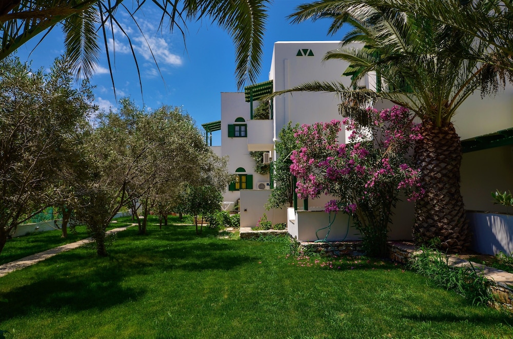 Studios Vrettos Beachfront Hotel