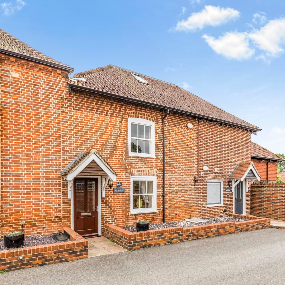 Stylish 3 Bed With Double Carport