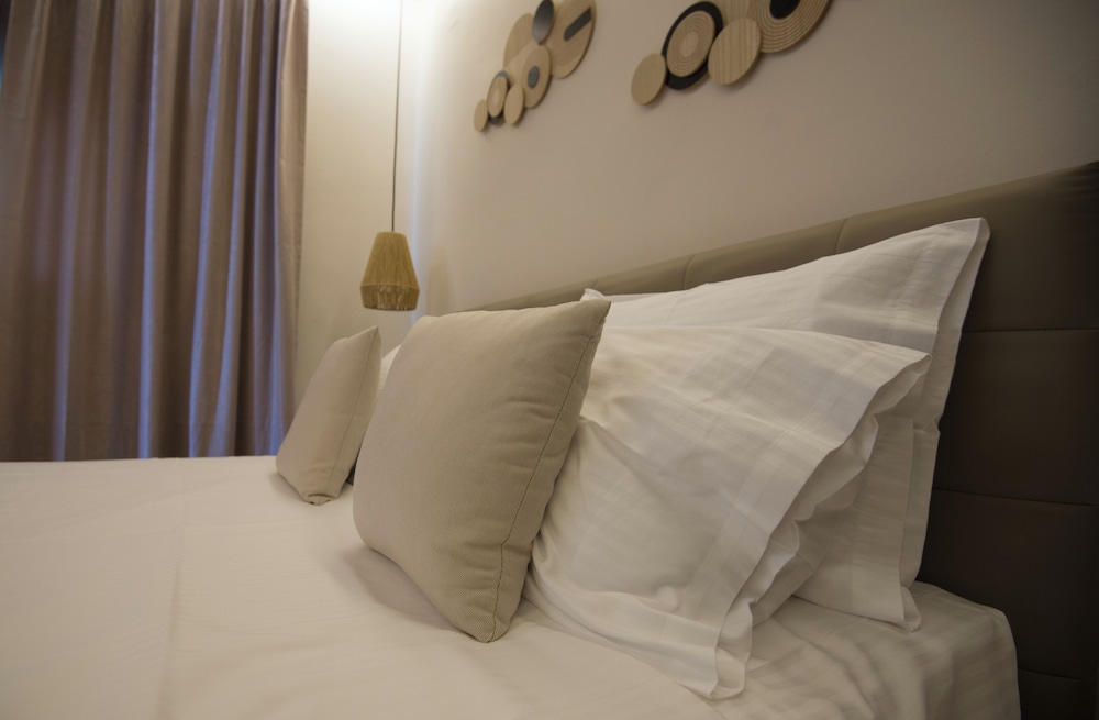 SIDONIA SUITE