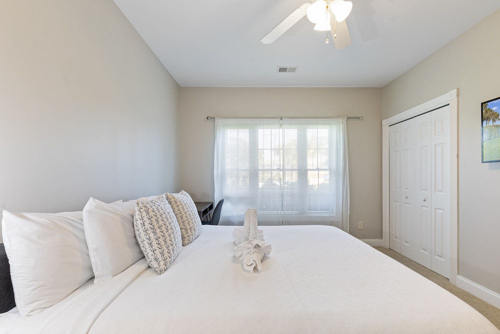 Stylish Golf  Beach Getaway view 5