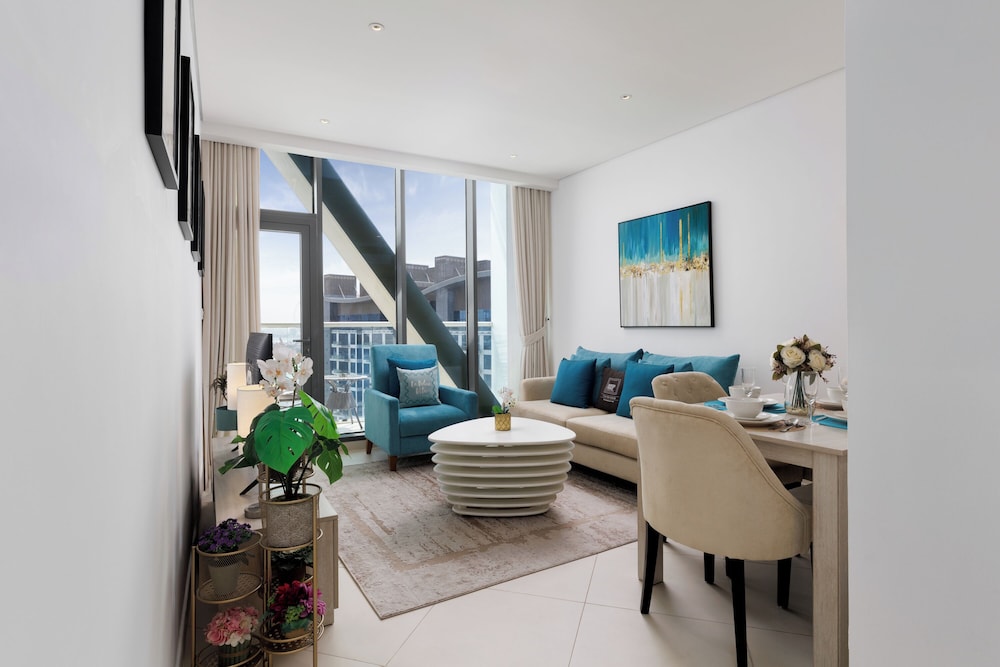 Maison Privee - Elegant Palm Retreat w/ Iconic Sea and Marina Vws