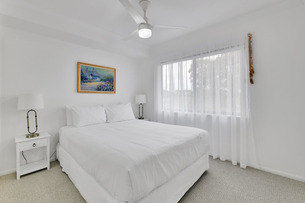 Homely 3-bed Townhouse With Pool & Gym Access