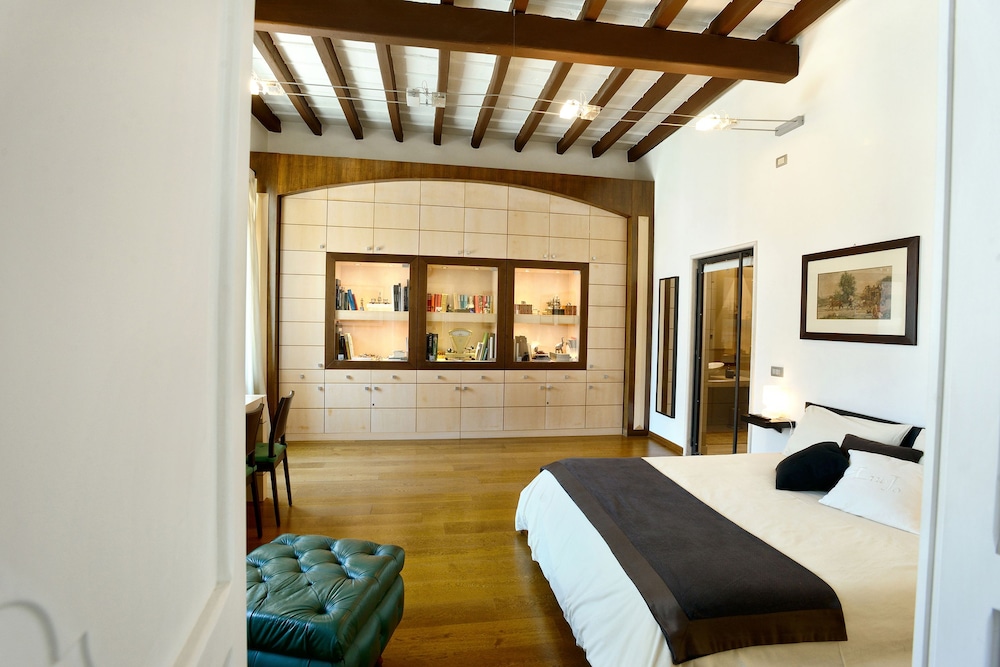 Zondela Inn Luxury Apartments