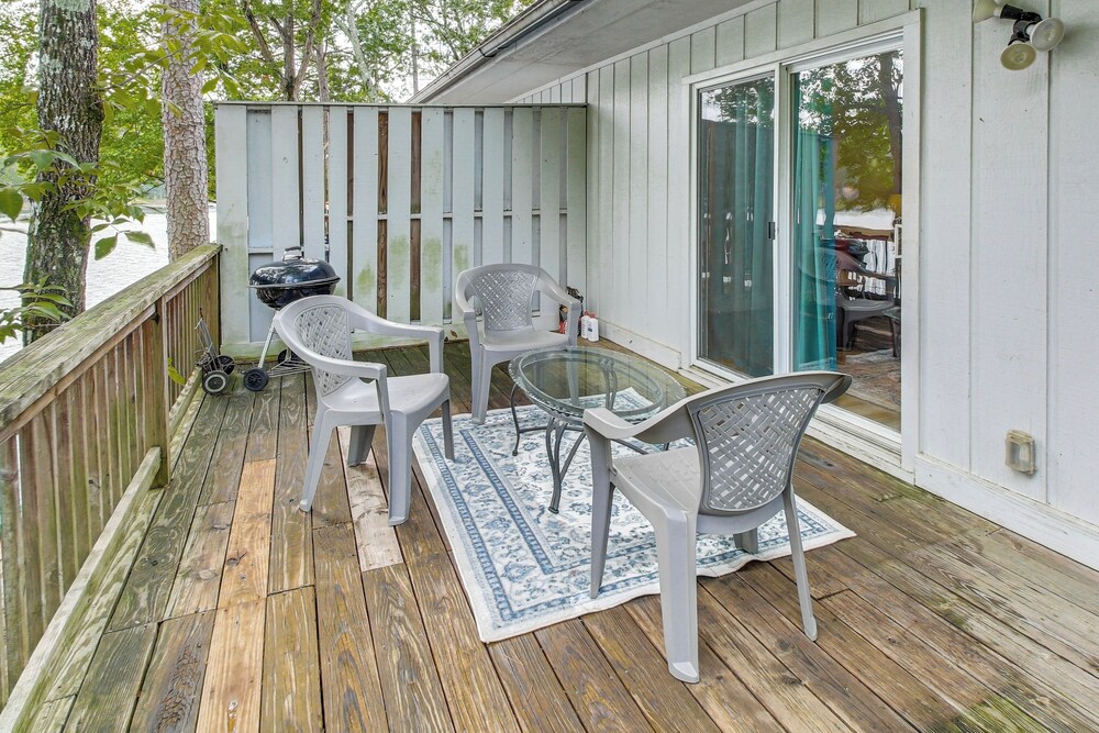 Lake Desoto Townhome: Swim Dock, Pets Welcome!