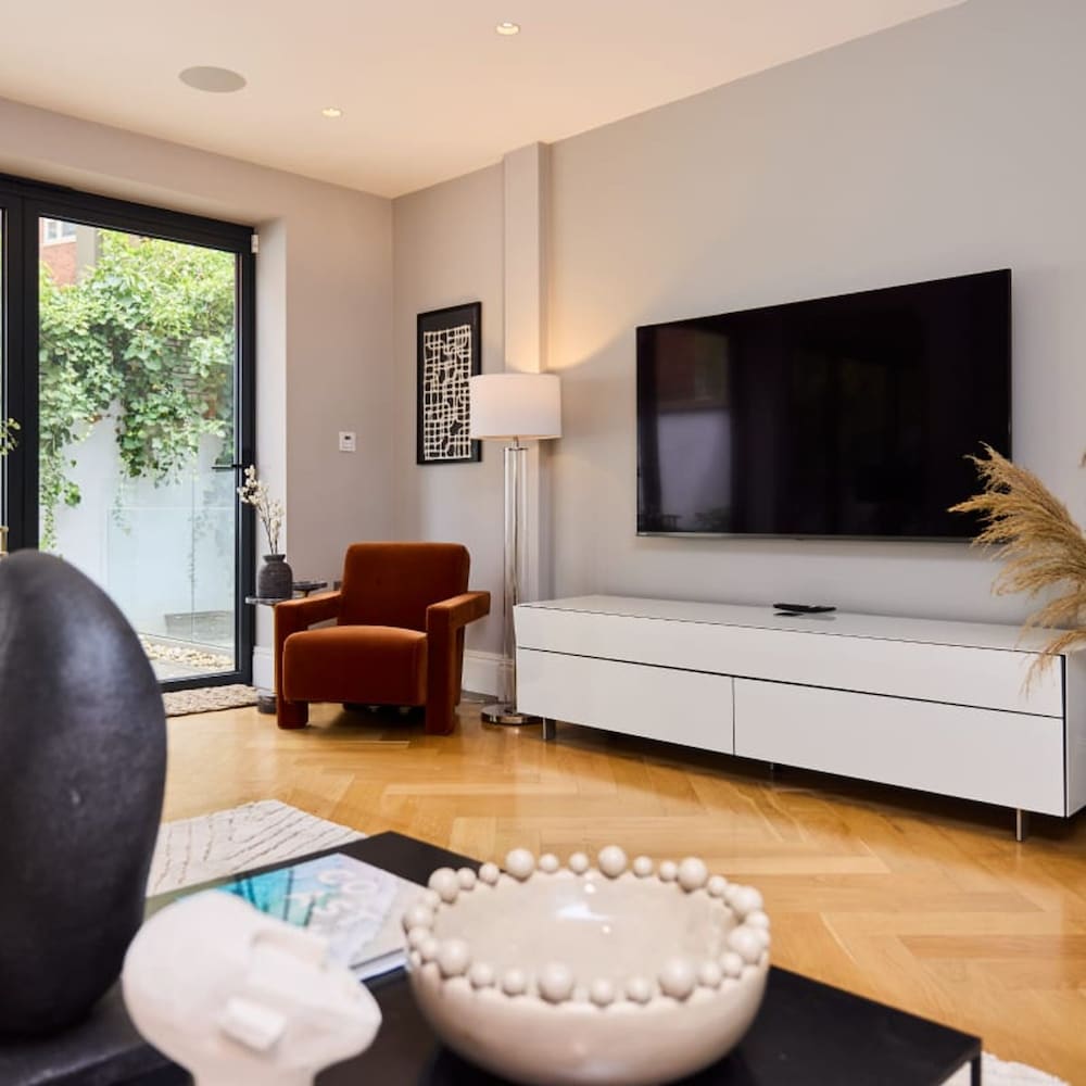 The Regent s Park Scenery - Spacious 3bdr House w Garden and Study Room