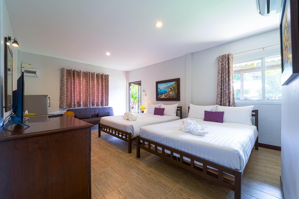 Fantastic Resort Near Town Location BS88