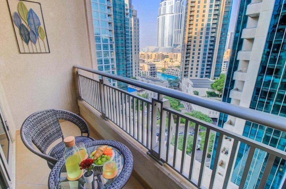Durrani Homes - Luxurious Studio near Dubai Mall with pool view