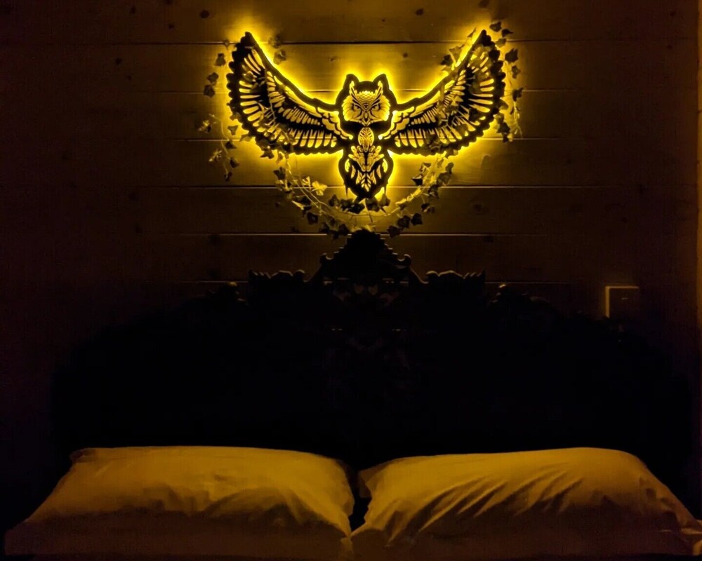 Owl Lodge With Hot Tub and Massage Treatments view 4