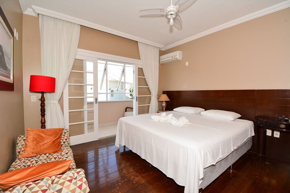 Casa com Piscina Morro das Pedras