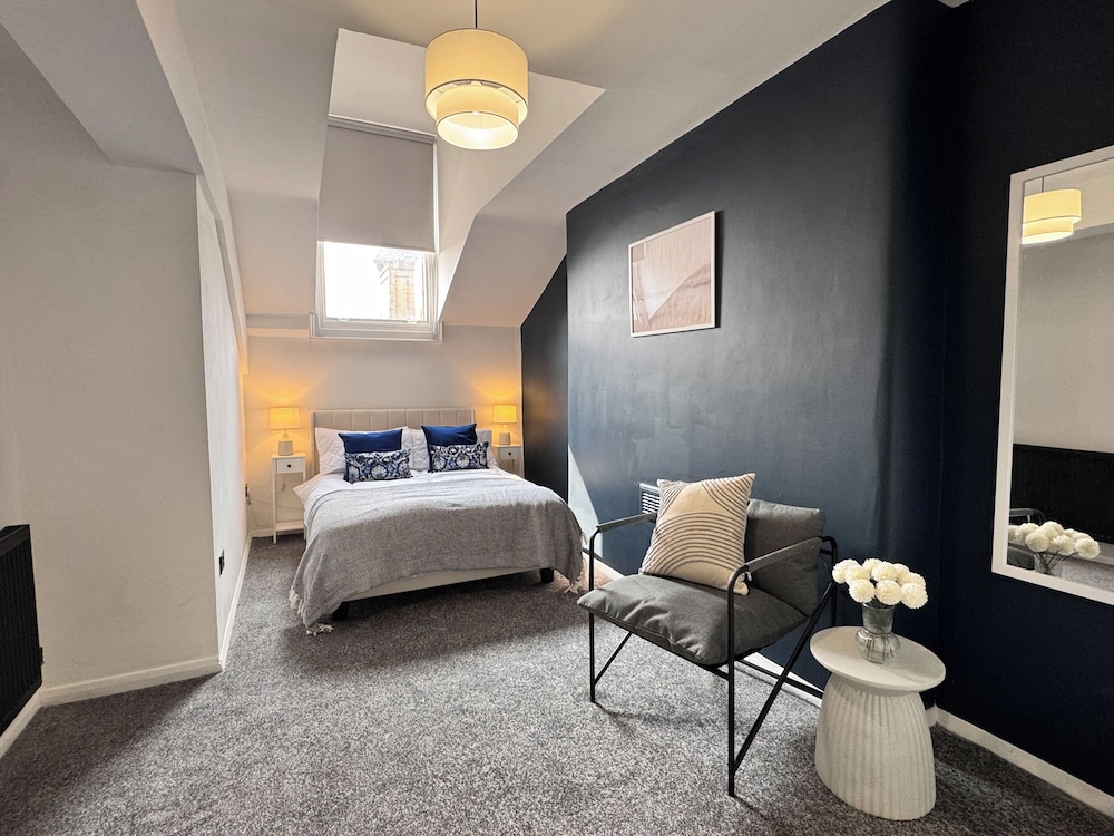 2 Bedroom Queen Street