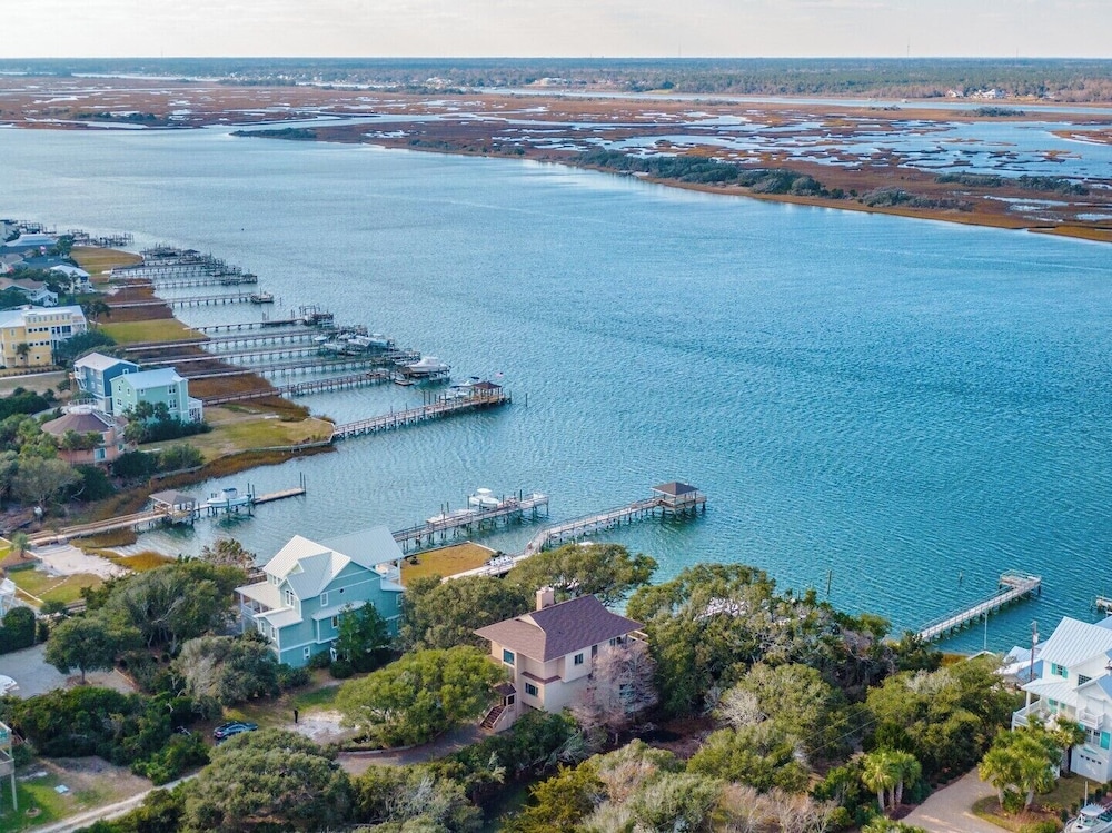 Nicholson Oaks by Topsail Realty