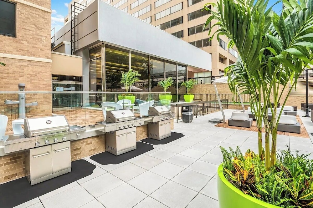 Modern Apartment with Top Amenities