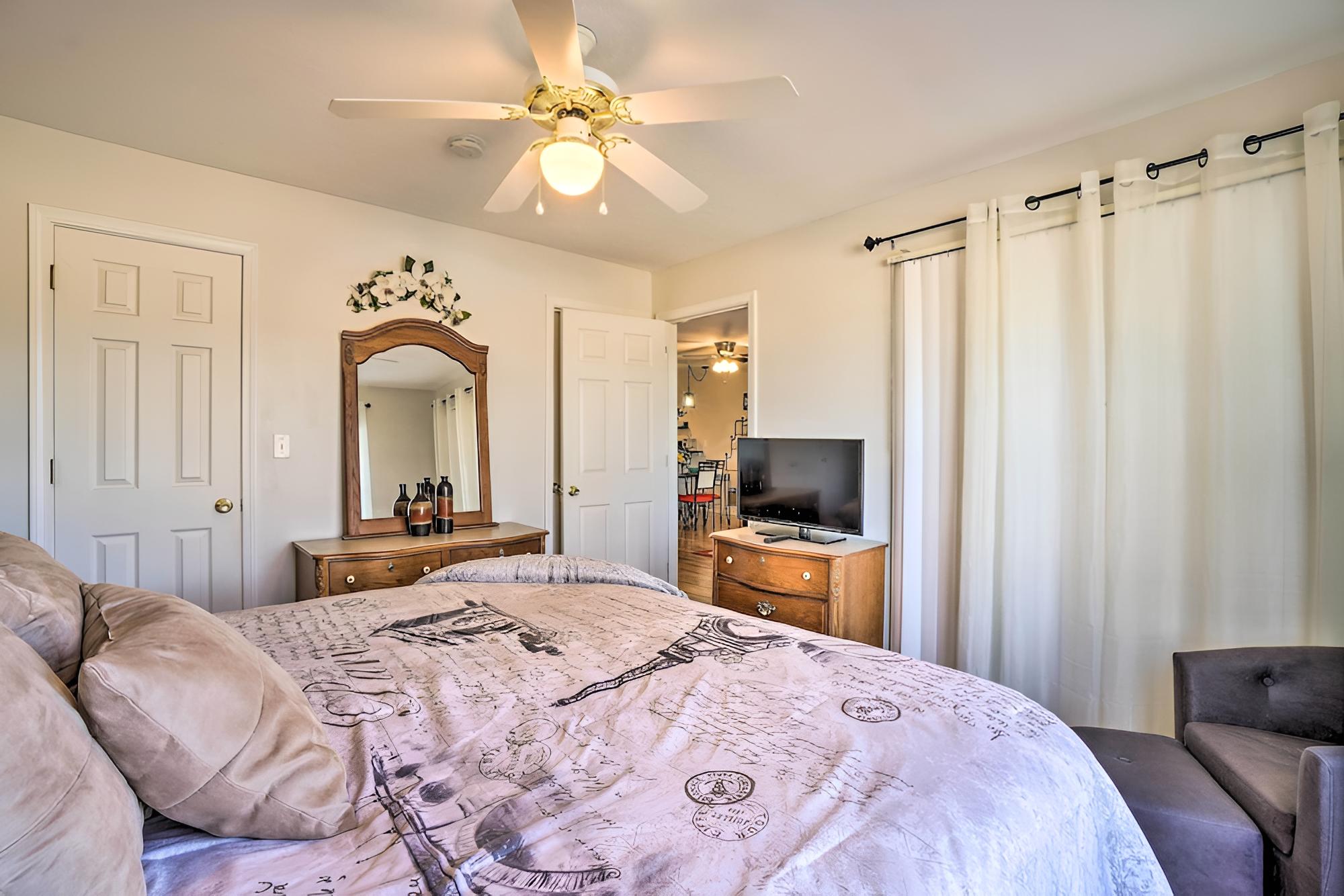 Cozy Branson Condo w/ Water Views + Golf Course! view 4