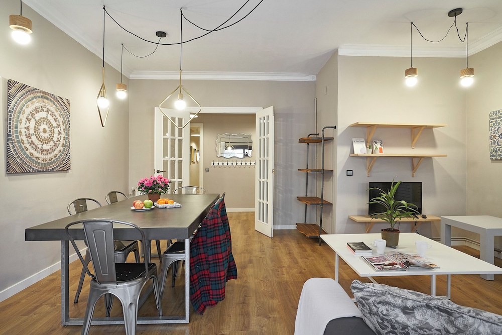 BeBarceloner Sants Apartments