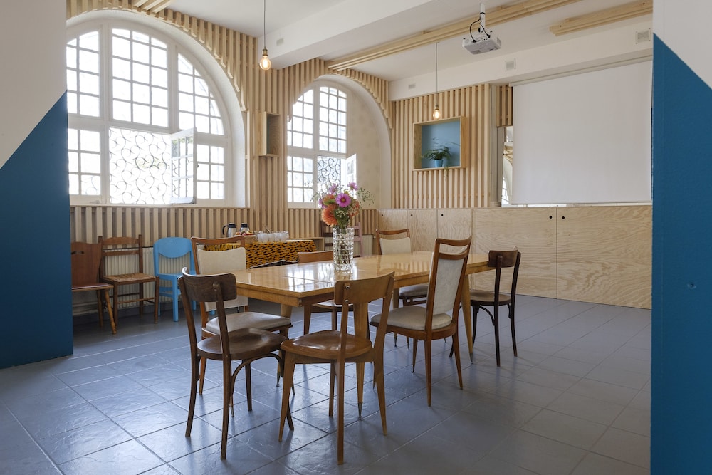 Hostel La Maison Montreau