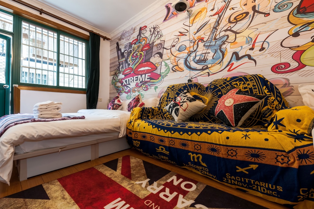 Qiyu Homestay - West Nanjing Road Branch