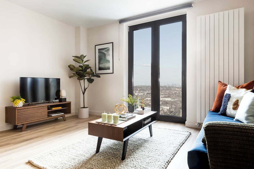 Croydon Central Apartments by Urban Rest