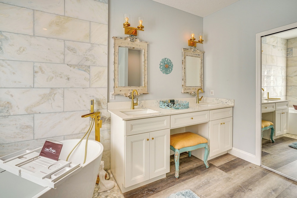 6 Mi to Dtwn: Pet-friendly Retreat in Fort Pierce!
