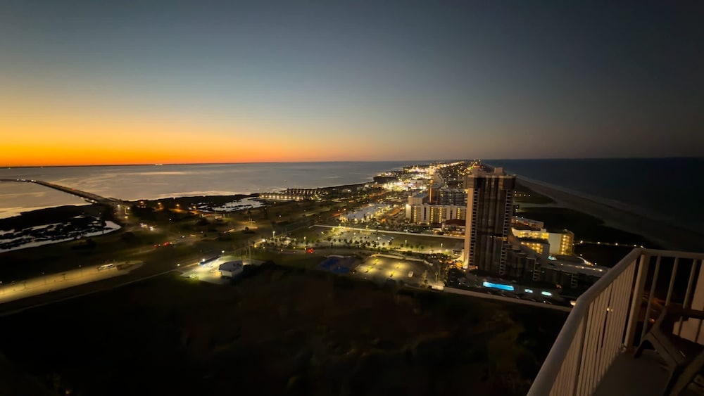 Penthouse Jr Unrivaled Luxury Insane Views 3 Bedroom Apts