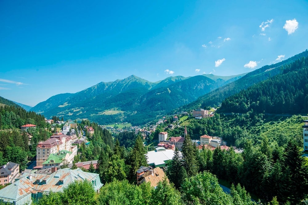 Apartment Bad Gastein Near Ski Slopes