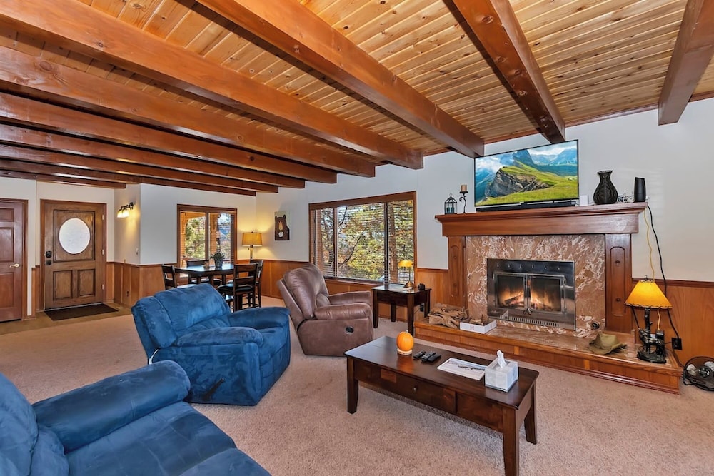 Canyon Castle Mtn Retreat w Hot Tub