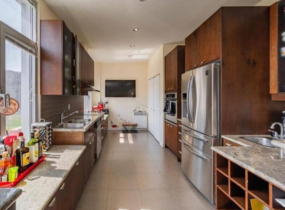 Sleeps6-apartment-parking-balcony-patio