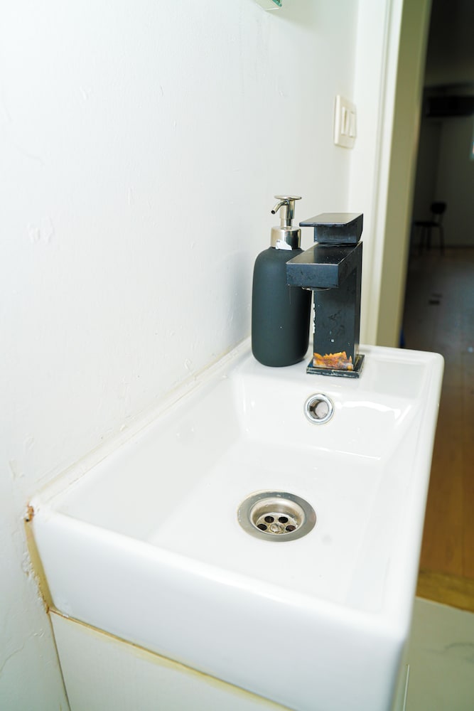 Cozy 1BR With Living Room Near City