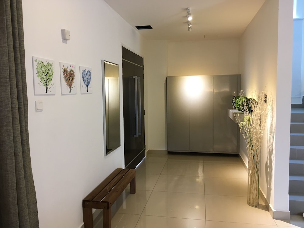 Lux Desaru Villa
