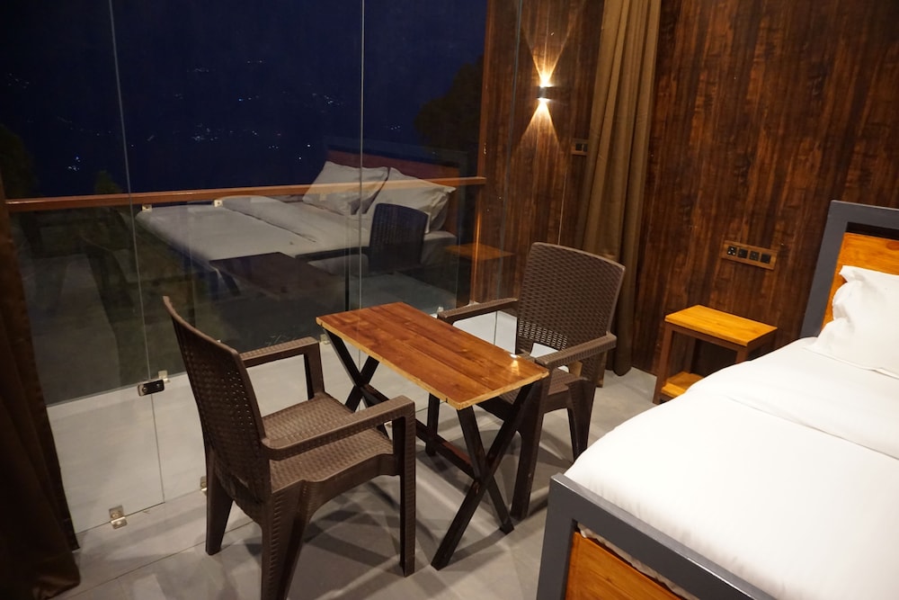 Ekaiva Resort, New Tehri : A Boutique Lake View Hotel