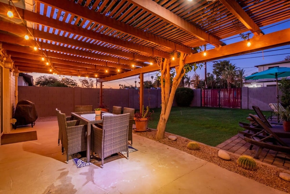 Sunset ASU Private Pool Updated Kitchen Baths