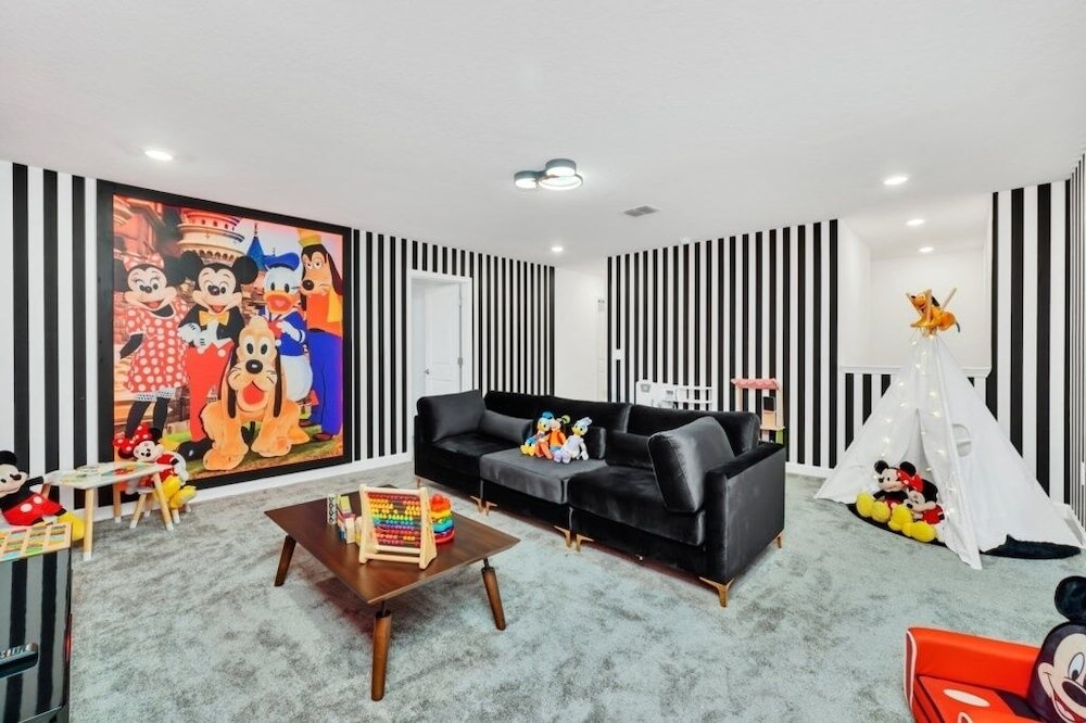 Ultimate7 Bedroom Champions 7 Villa by RedAwning view 5
