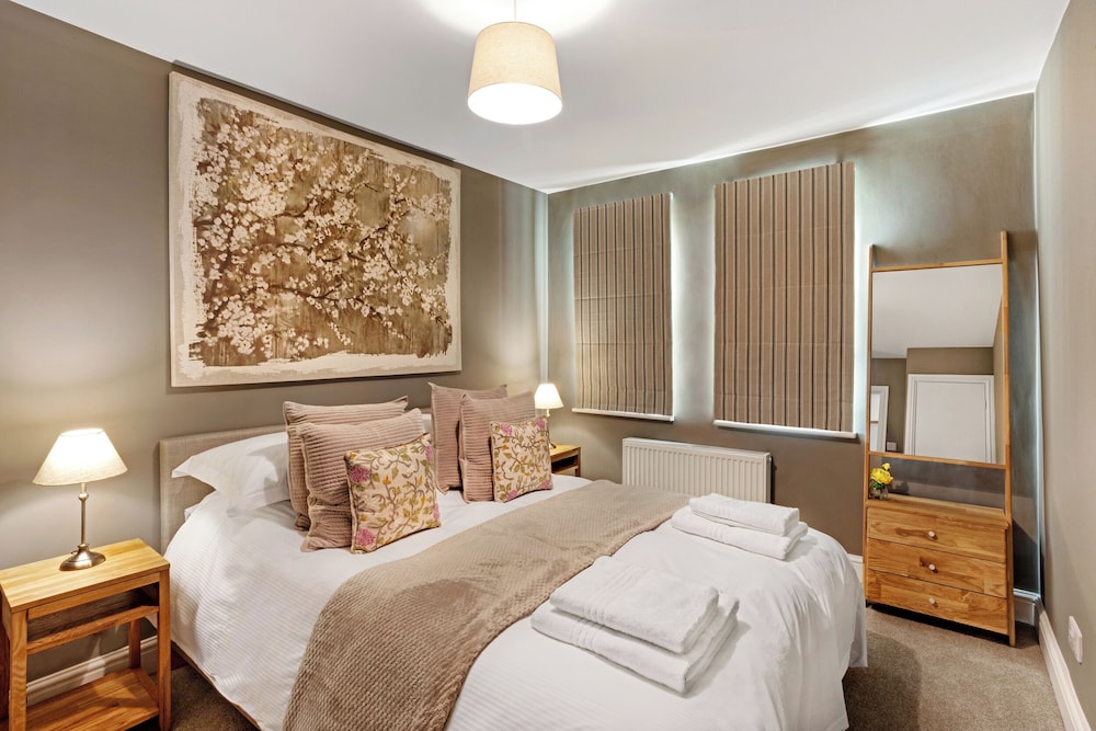 Thorncliffe House