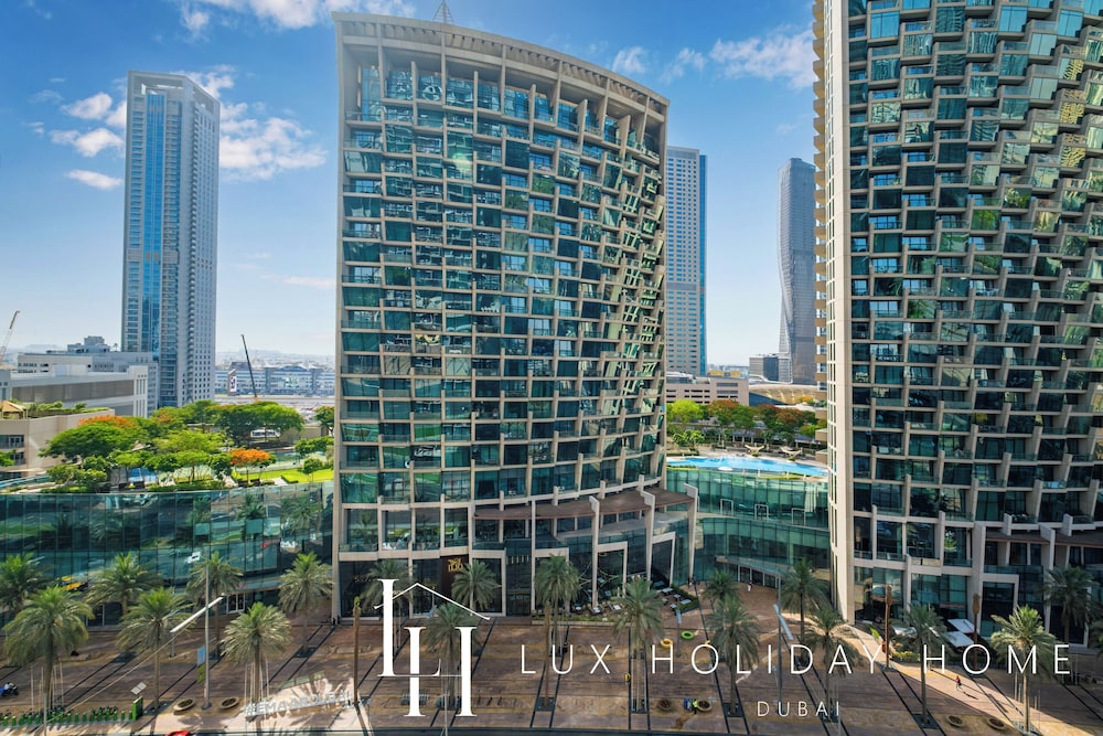 LUX The Address Opera Downtown Suite