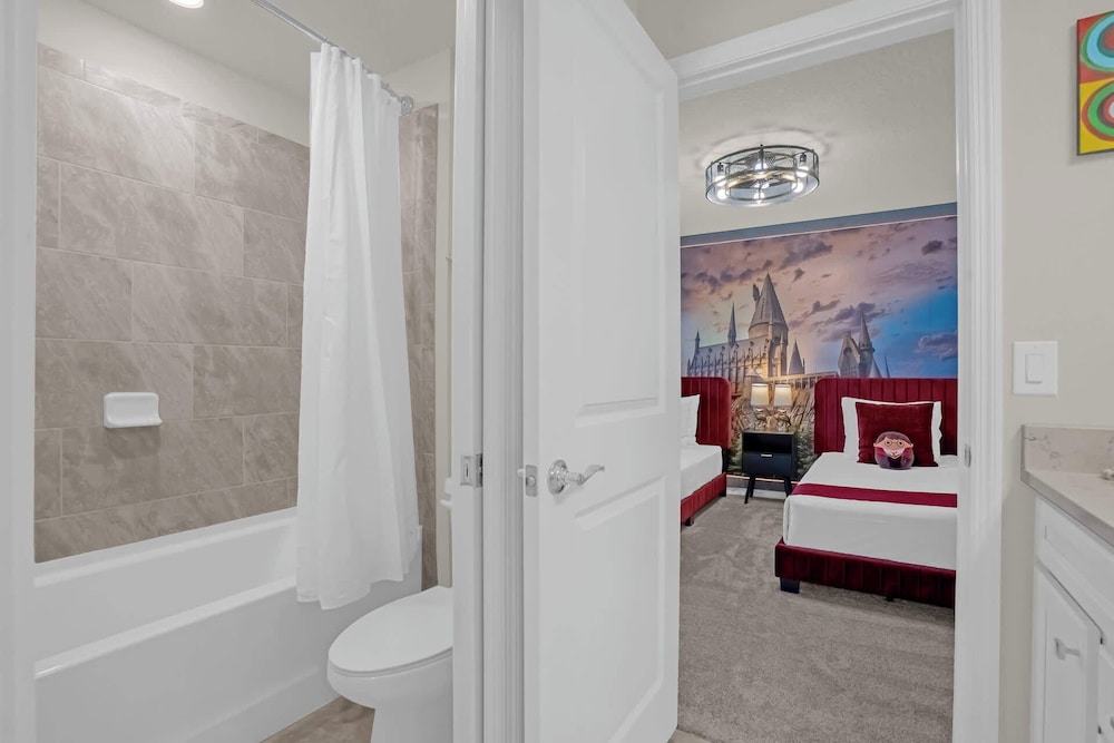 Upstay: Family Retreat w Pool, Cinema & Games Room