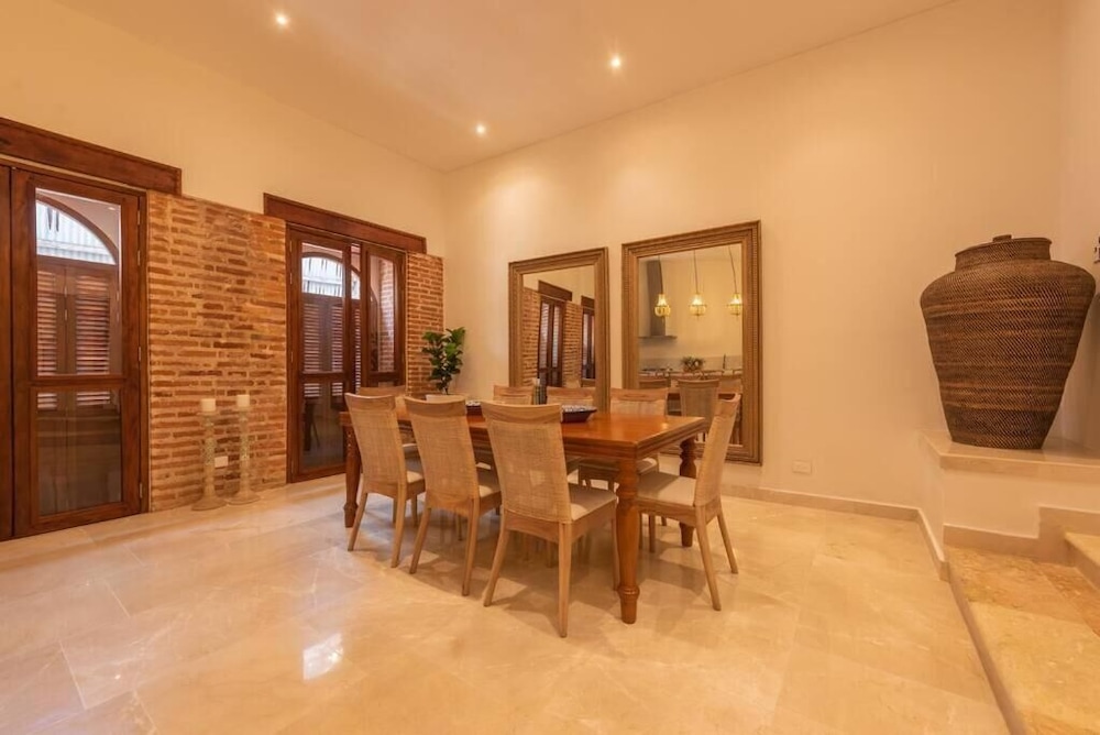 Casa Luxor by SOHO