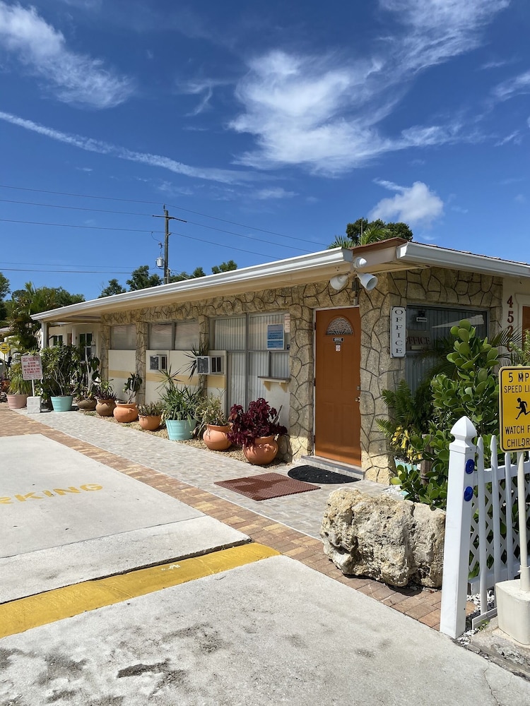 Paradise Inn of Naples